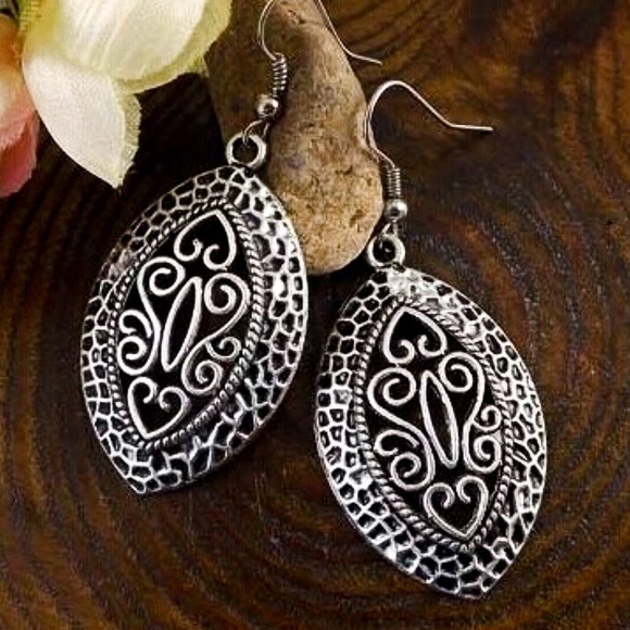 Antiqued Silver Tone Ellipse Earrings - Picture 8 of 8